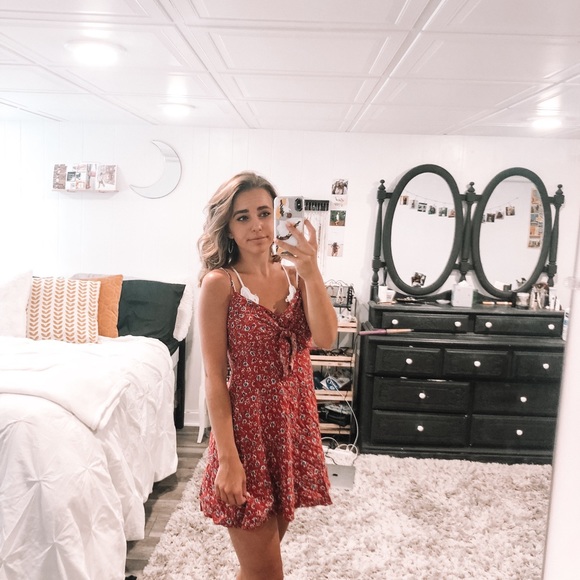 Adorable Floral Dress!! - Picture 6 of 6